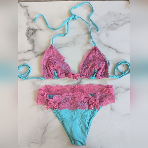 Beach Bunny Other - Beach Bunny Kardashian bikini